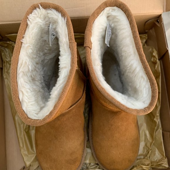 Koolaburra by UGG Kids Koola Short Fashion Boot - Picture 2 of 10